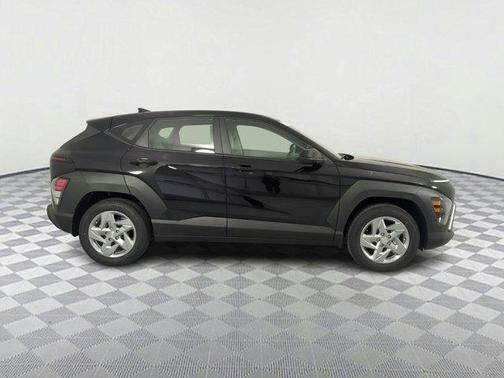 2025 Hyundai KONA SE