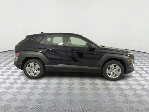 2025 Hyundai KONA SE