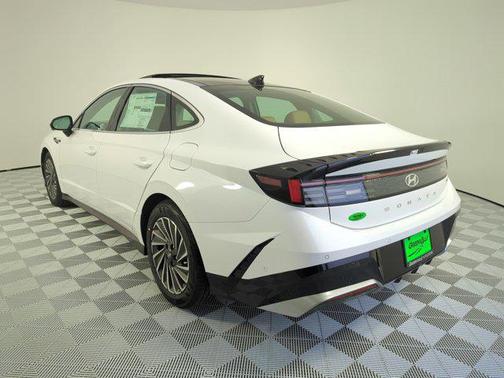 2025 Hyundai SONATA Hybrid Limited