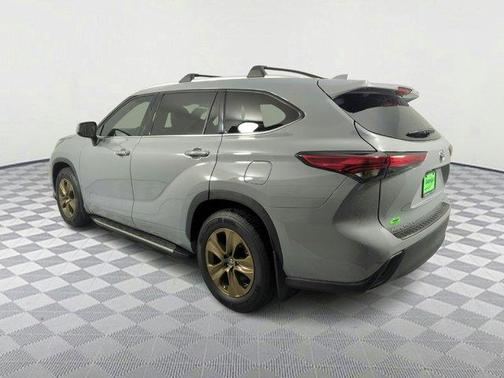 2022 Toyota Highlander Hybrid Bronze Edition
