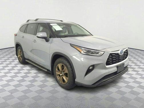 2022 Toyota Highlander Hybrid Bronze Edition