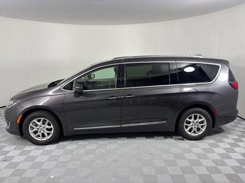 2020 Chrysler Pacifica Touring-L