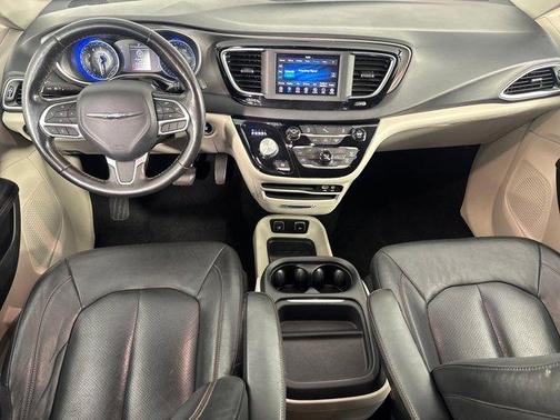 2020 Chrysler Pacifica Touring-L