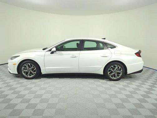 2022 Hyundai SONATA SEL