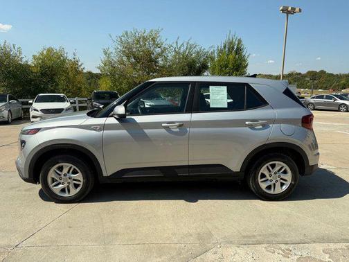 2021 Hyundai VENUE SE