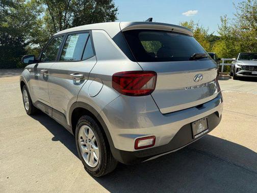 2021 Hyundai VENUE SE