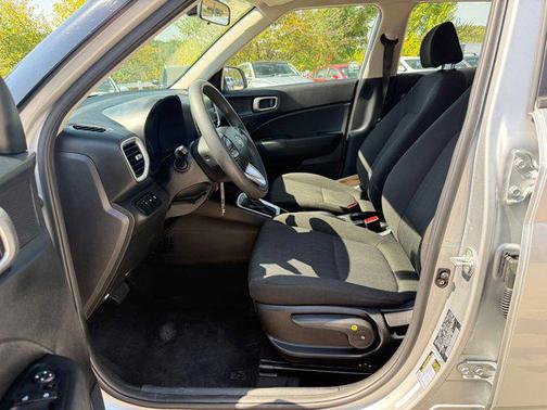 2021 Hyundai VENUE SE