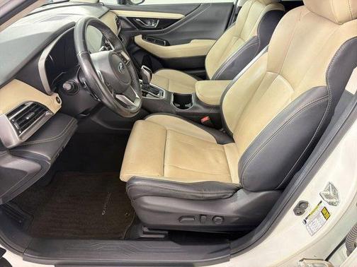 Crystal White Pearl 2022 Subaru Outback Limited