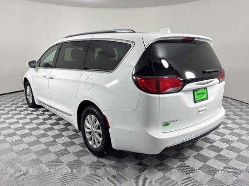 2018 Chrysler Pacifica Touring-L
