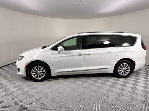 2018 Chrysler Pacifica Touring-L