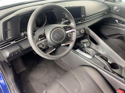 2021 Hyundai ELANTRA SE