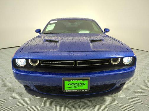 2022 Dodge Challenger SXT
