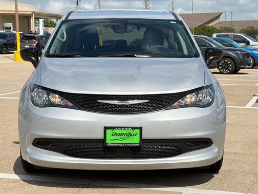 Silver Mist Clearcoat 2024 Chrysler Voyager LX