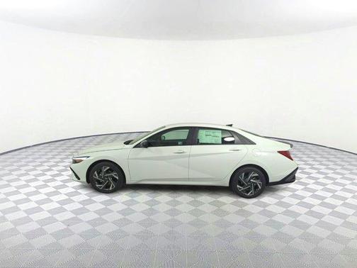 2025 Hyundai ELANTRA HEV SEL Sport