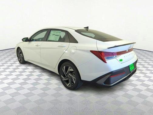 2025 Hyundai ELANTRA HEV SEL Sport