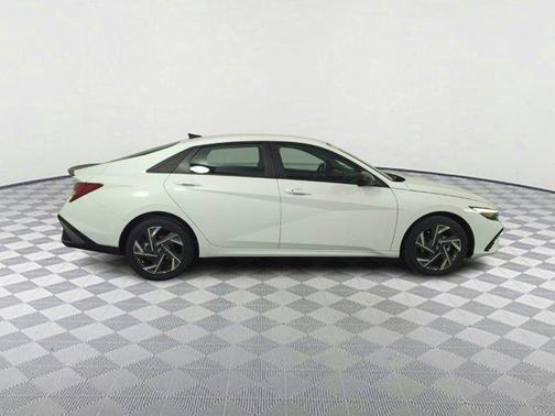 2025 Hyundai ELANTRA HEV SEL Sport