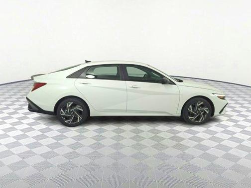 2025 Hyundai ELANTRA HEV SEL Sport