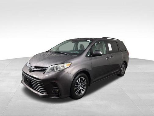 2019 Toyota Sienna XLE