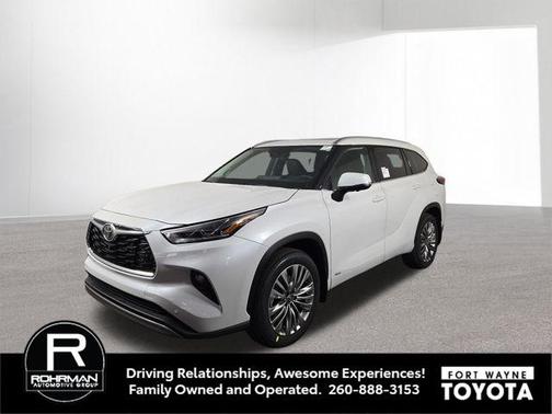 Wind Chill Pearl 2026 Toyota Highlander Hybrid Platinum