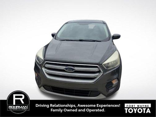 Magnetic Metallic 2017 Ford Escape SE