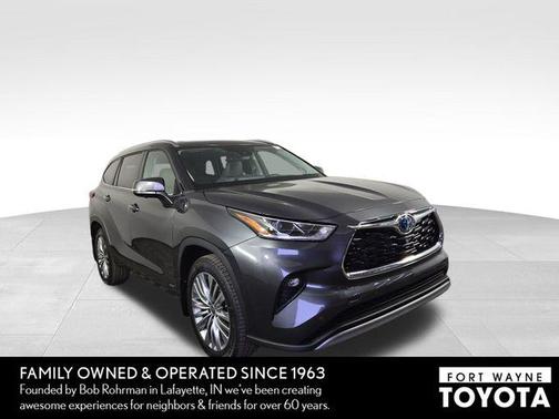 2023 Toyota Highlander Hybrid Platinum
