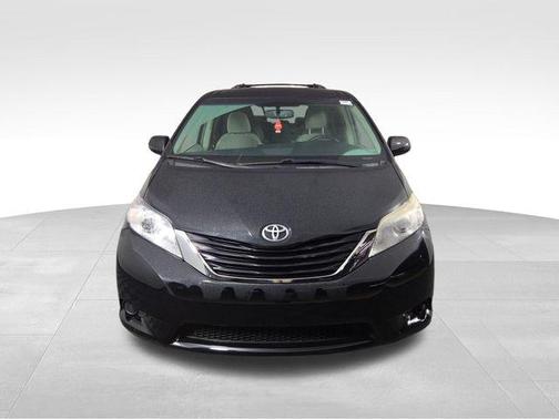 2017 Toyota Sienna LE