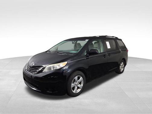 2017 Toyota Sienna LE