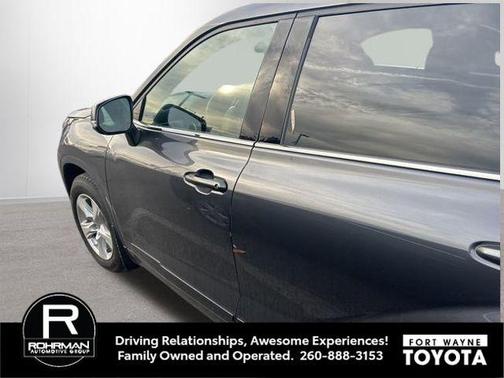 2020 Toyota Highlander LE