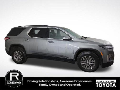 Sterling Gray Metallic 2024 Chevrolet Traverse LT Leather