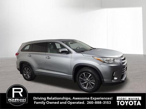 Celestial Silver Metallic 2017 Toyota Highlander XLE
