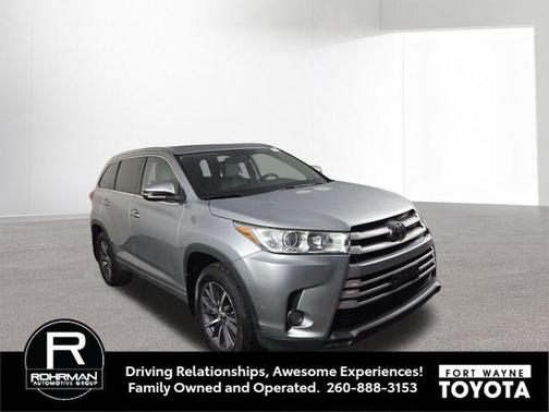 Celestial Silver Metallic 2017 Toyota Highlander XLE