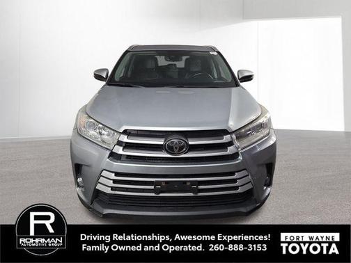 Celestial Silver Metallic 2017 Toyota Highlander XLE