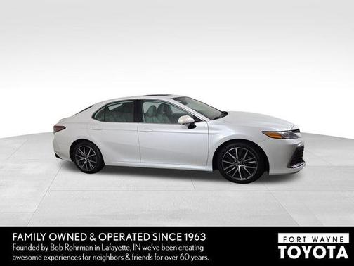 2022 Toyota Camry Hybrid XLE