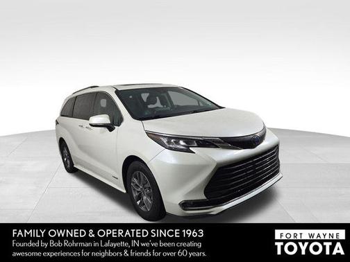2021 Toyota Sienna XLE 8 Passenger