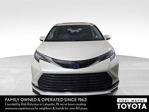 2021 Toyota Sienna XLE 8 Passenger