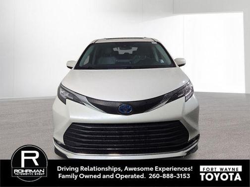 2021 Toyota Sienna XLE 8 Passenger
