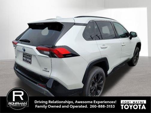 Wind Chill Pearl 2023 Toyota RAV4 Hybrid SE