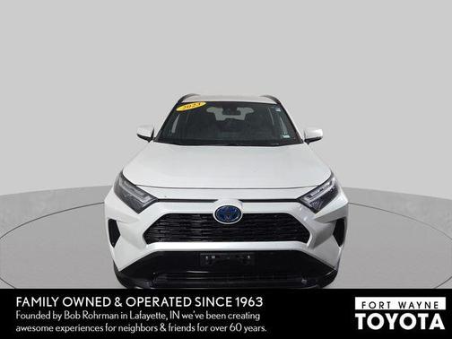 Wind Chill Pearl 2023 Toyota RAV4 Hybrid SE