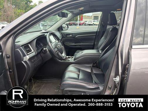 Predawn Gray Mica 2019 Toyota Highlander SE
