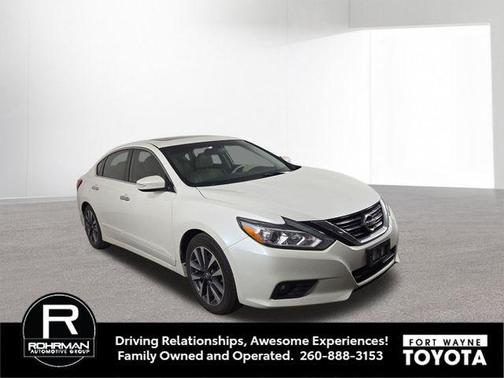 Pearl White 2017 Nissan Altima 2.5 SL