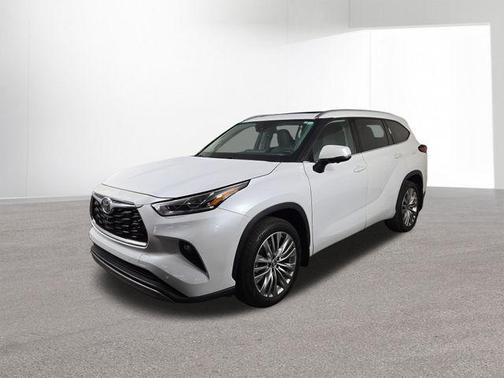 2023 Toyota Highlander Platinum