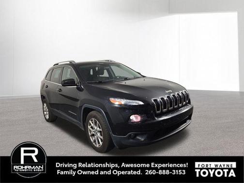 Brilliant Black Crystal Pearlcoat 2014 Jeep Cherokee Latitude