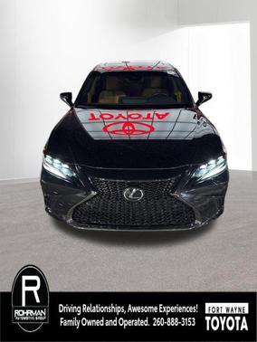 2025 Lexus ES 300h F SPORT Design