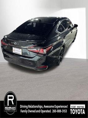 2025 Lexus ES 300h F SPORT Design