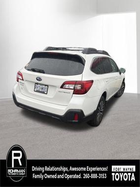 Crystal White Pearl 2019 Subaru Outback 2.5i Premium