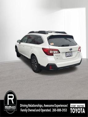 Crystal White Pearl 2019 Subaru Outback 2.5i Premium