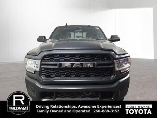 2022 RAM 2500 Tradesman Crew Cab 4x4 6'4' Box