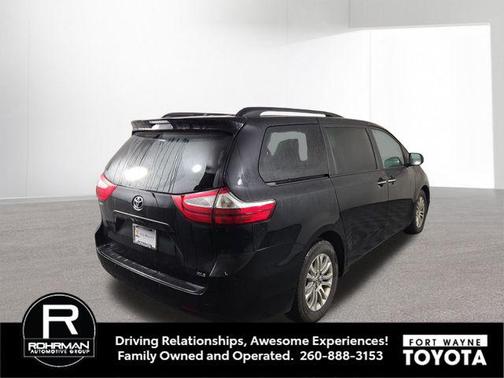 2017 Toyota Sienna XLE Premium
