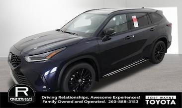 Midnight Black Metallic 2025 Toyota Highlander XSE