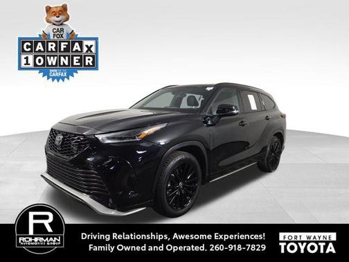 Midnight Black Metallic 2025 Toyota Highlander XSE